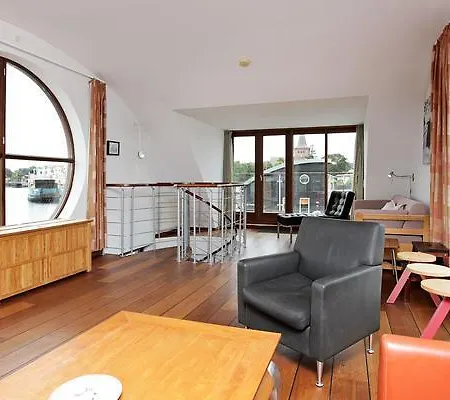 Nyaraló Three-bedroom Holiday In