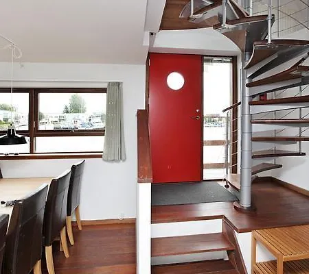 Three-bedroom Holiday In Sakskøbing