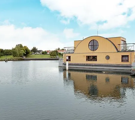Three-bedroom Holiday In * Sakskøbing