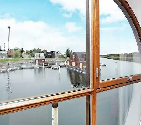 Three-bedroom Holiday In *